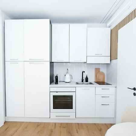 Bright Tiny Studio - Shared Pool & Sauna - Free Parking - Air Condition Muralto المظهر الخارجي الصورة