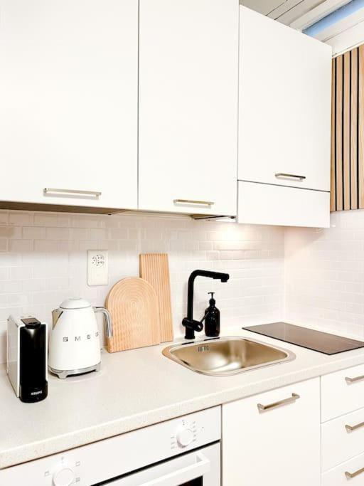 Bright Tiny Studio - Shared Pool & Sauna - Free Parking - Air Condition Muralto المظهر الخارجي الصورة