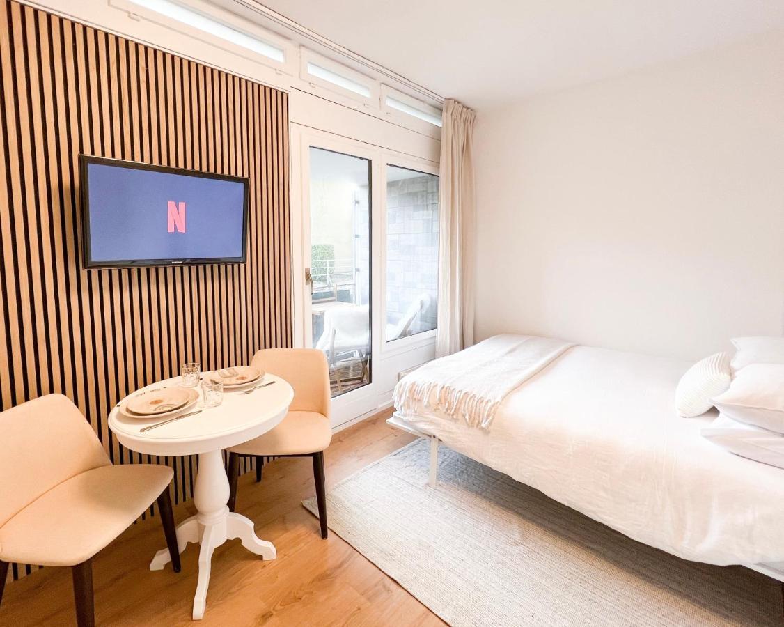 Bright Tiny Studio - Shared Pool & Sauna - Free Parking - Air Condition Muralto المظهر الخارجي الصورة
